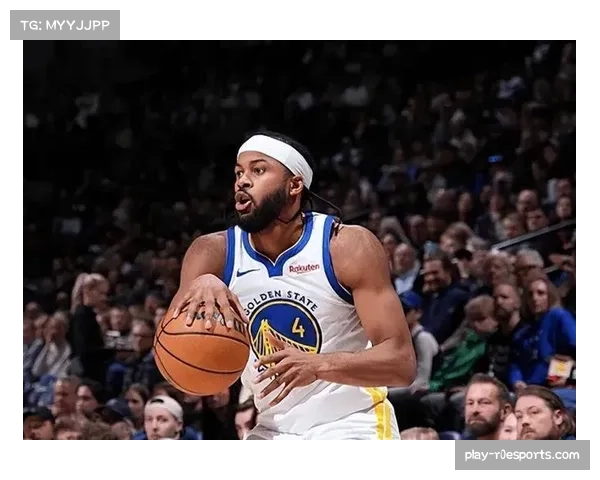 勇士第三节三分球10投8中，单节轰出42-18攻击波